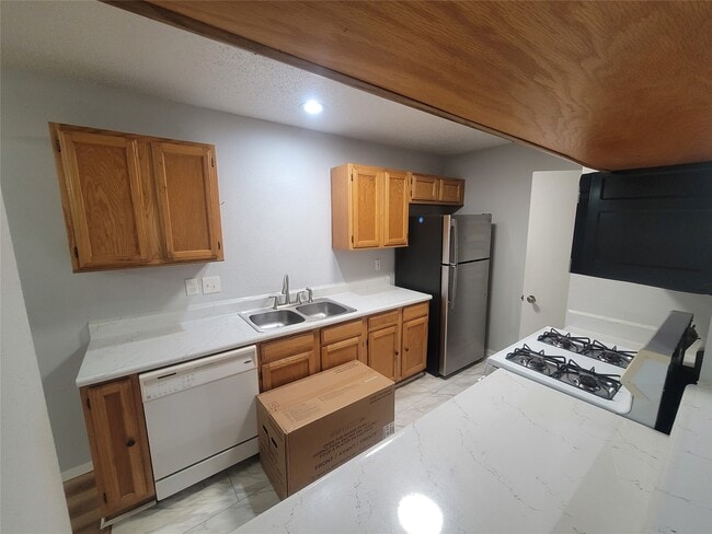 Building Photo - 22715 Braken Manor Ln