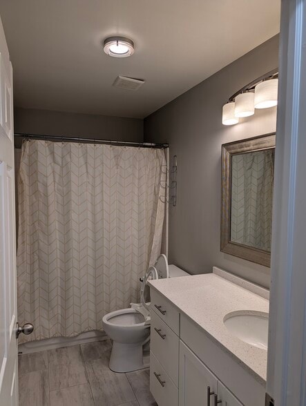 Building Photo - 634 Hancock Ct