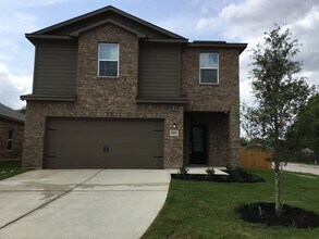Building Photo - 1102 Treeta Trail