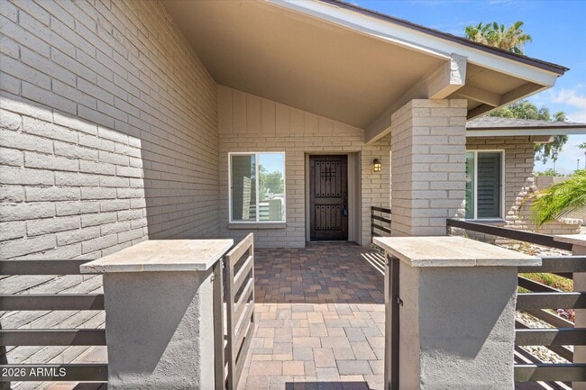 Building Photo - 8642 E San Bruno Dr