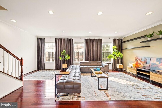 Building Photo - 43656 Chicacoon Creek Square