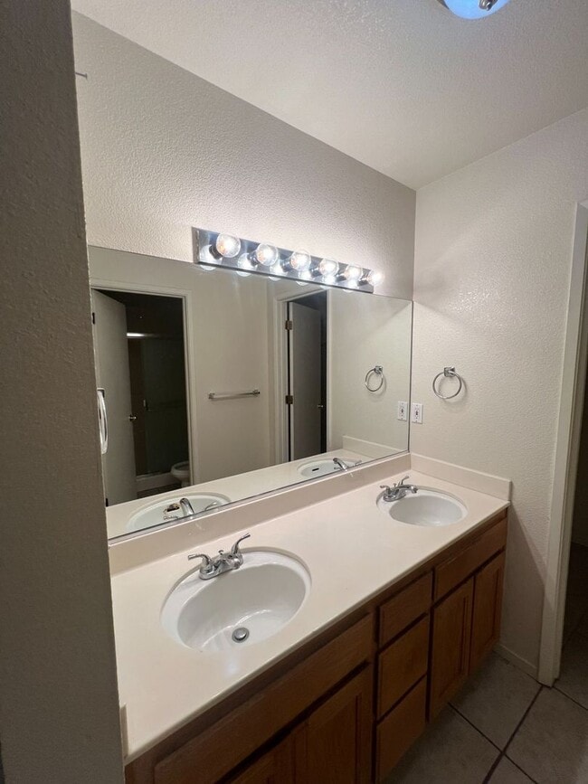 Building Photo - 231 Ocean Ct