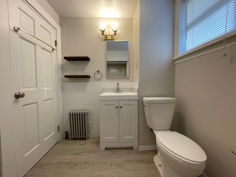 Bathroom 1 (view 1) - 11 Maple Cir