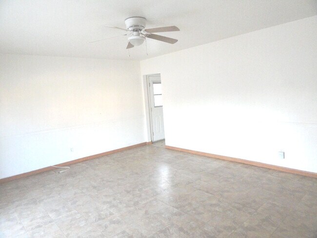 Building Photo - 1026 E Highland Ave