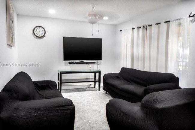 Building Photo - 2 bedroom in Miami FL 33179