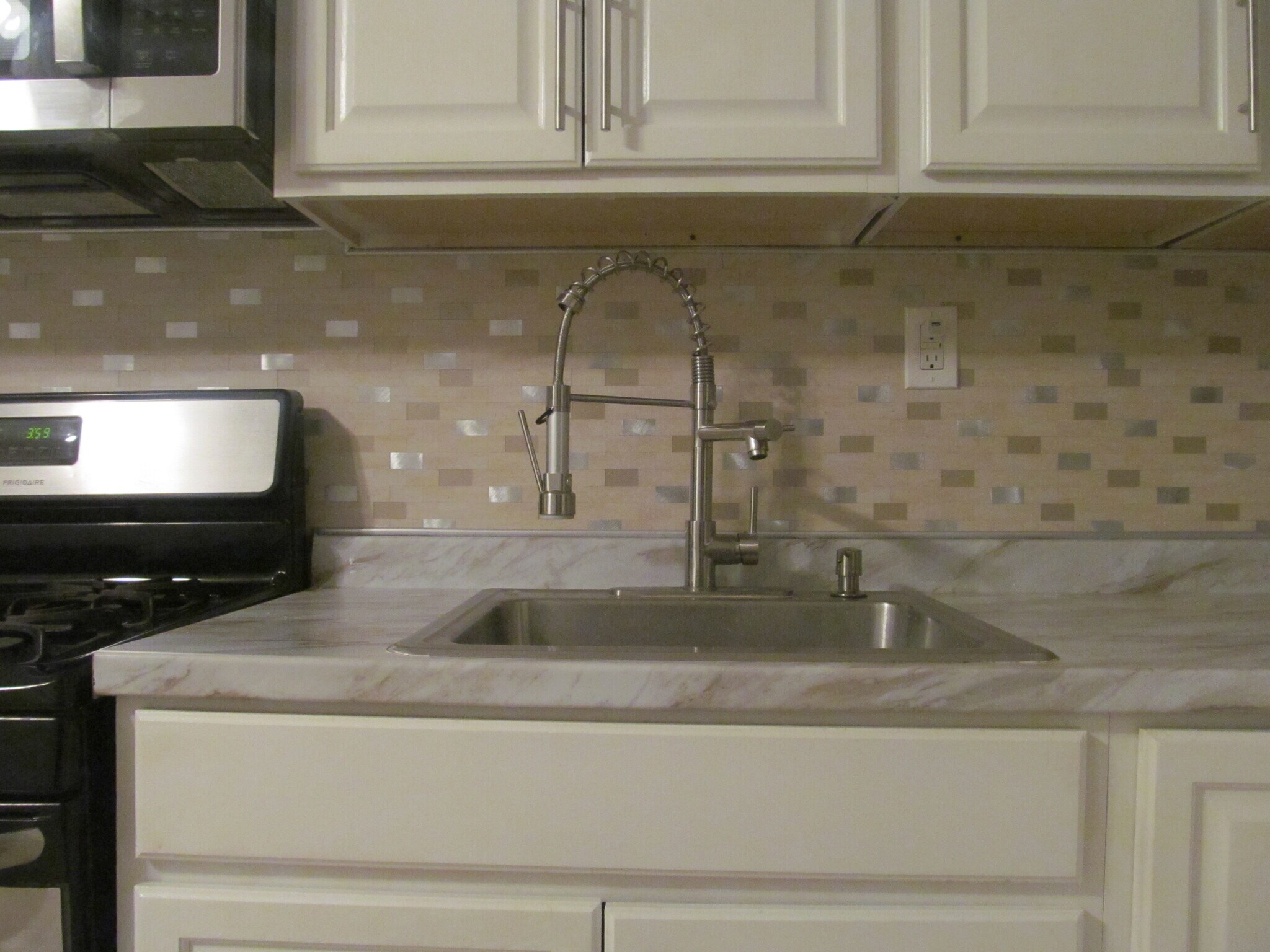 Kitchenette-pic 5 - 307 N 7th St