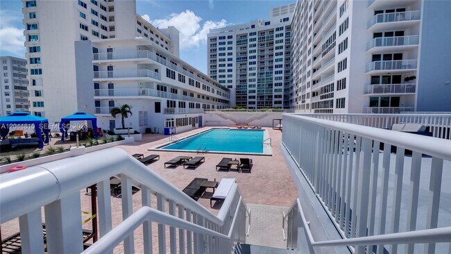 Building Photo - 5401 Collins Ave