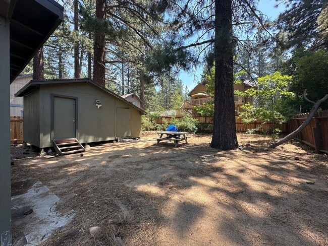 Building Photo - House with TWO Units in One!