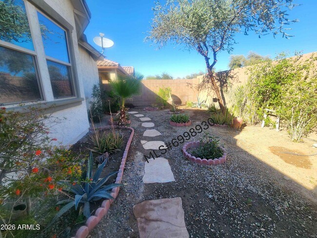 Building Photo - 7239 N 89th Dr