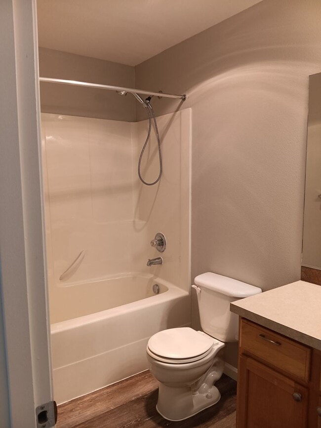 Building Photo - Recently Remodeled House is Now Avialable!