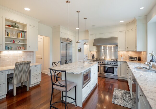 Building Photo - 21 Fieldview Ln