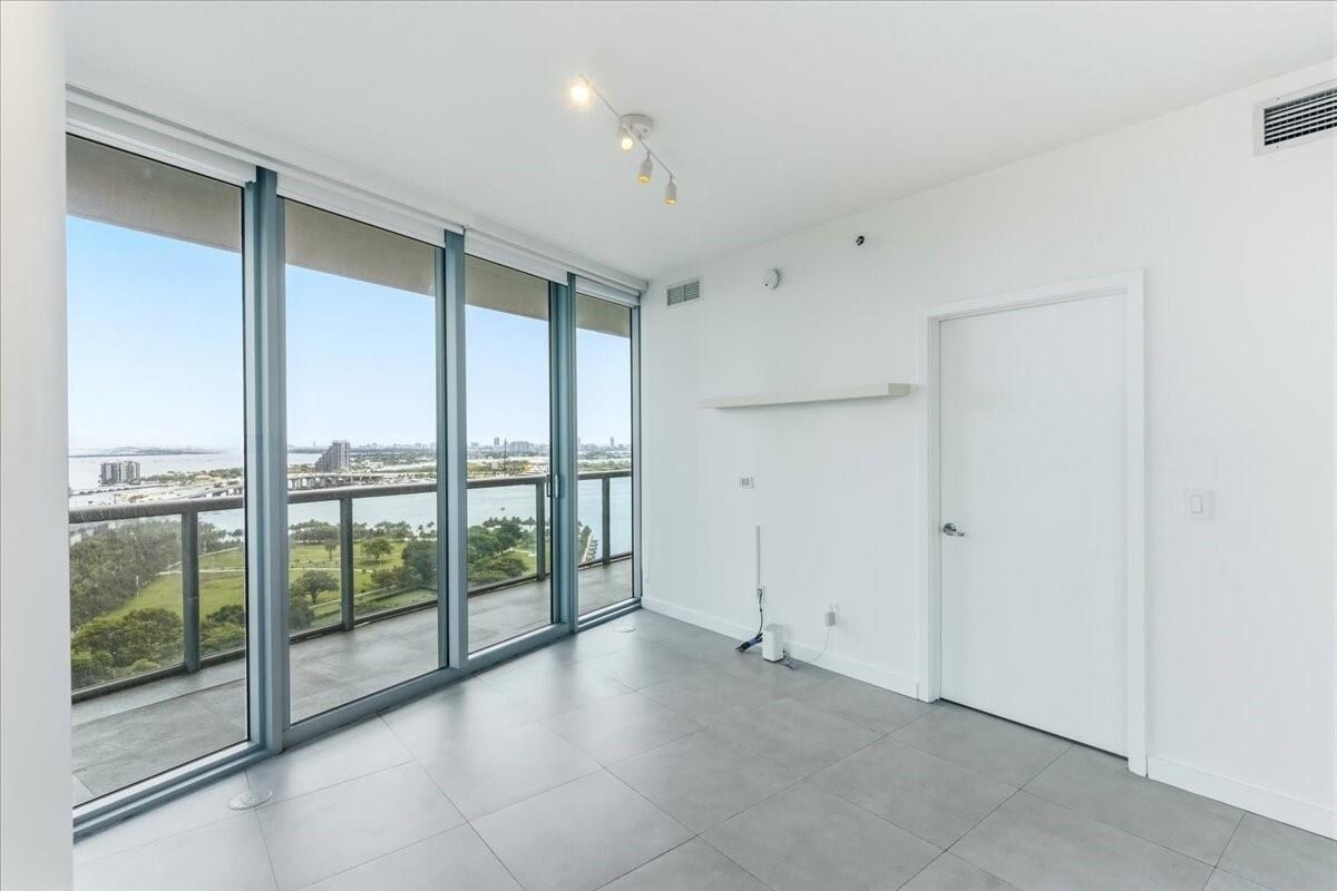 Building Photo - 888 Biscayne Blvd