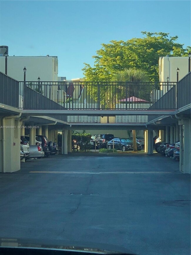 Building Photo - 1701 NE 115th St