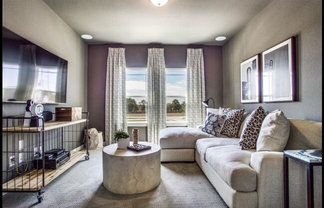 Building Photo - 204 Carmen Oak Ln