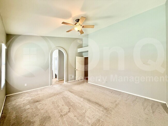 Building Photo - 1487 E Aspen Ave