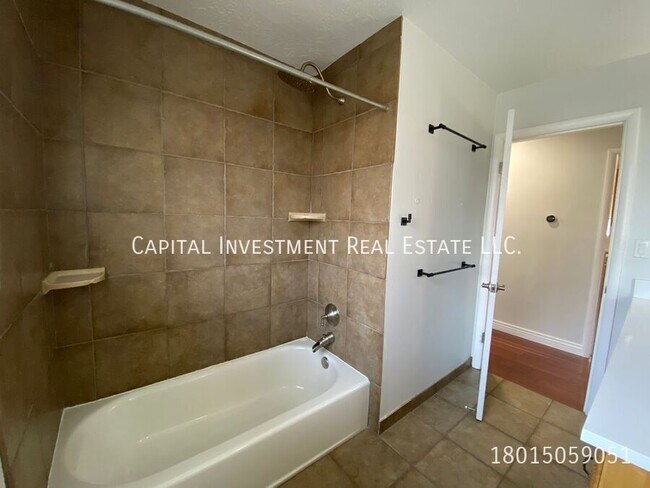 Building Photo - 2626 S 1700 E