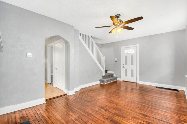 Building Photo - AVAILABLE AUGUST 1ST! DON'T MISS THIS BEAUTIFUL 2-BEDROOM HOME IN CLAIRTON!