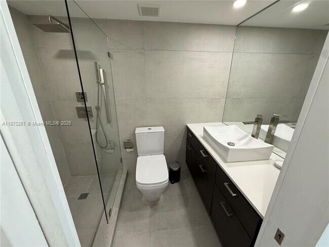 Building Photo - 5900 Collins Ave