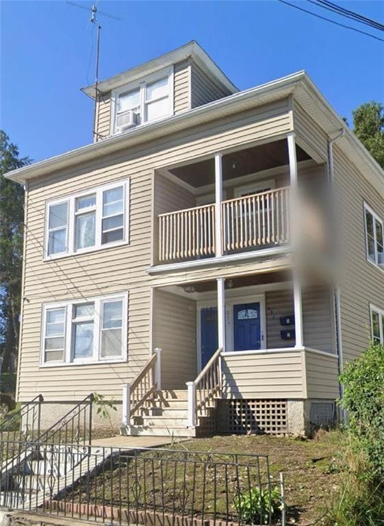 Primary Photo - 694 Killingly St