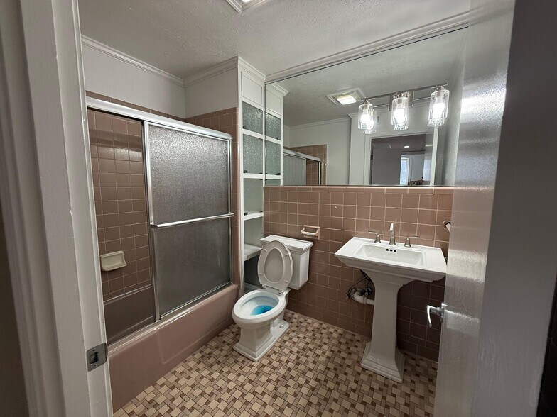 Bathroom 205 - 1045 E 10th St