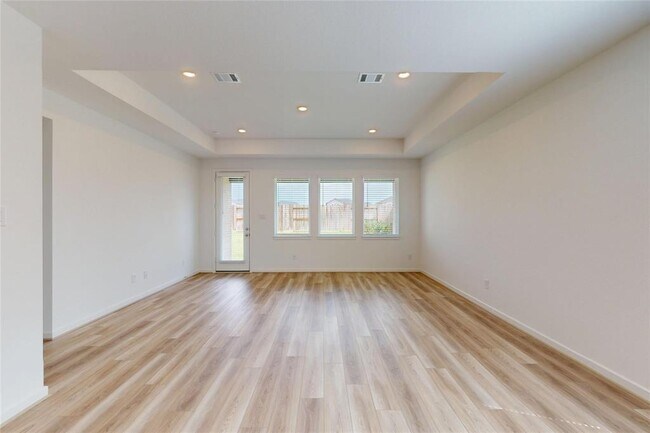 Building Photo - 1203 Sugar Dr