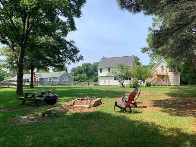 Building Photo - Fantastic Renovated Residence, Large Yard,...