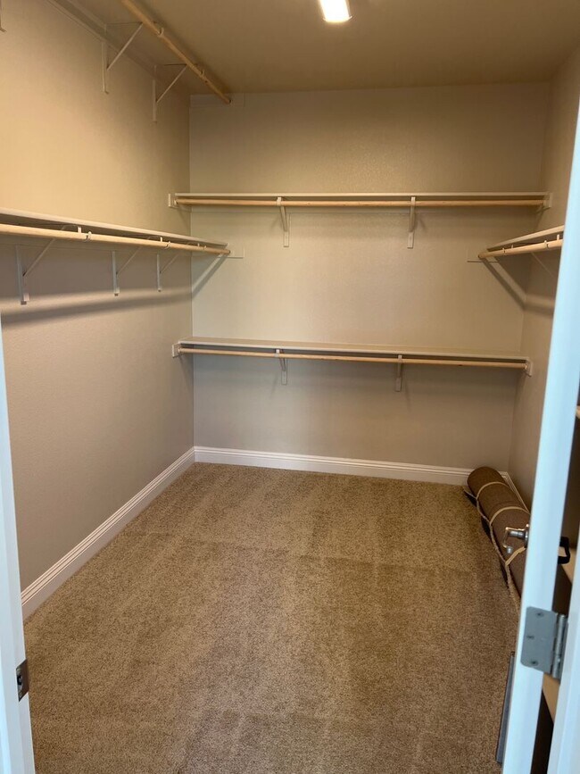 Building Photo - Newer home  in Spanish Springs