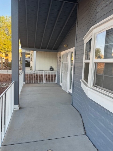 Building Photo - 2558 Mountain Crest