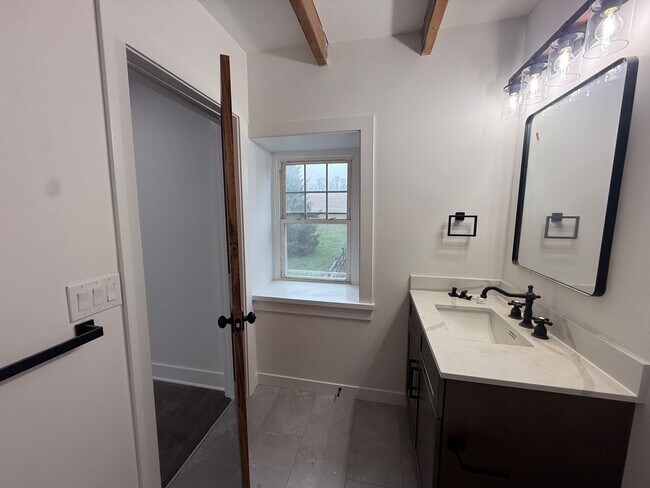 Building Photo - Amazing Brand New Renovated Farmhouse. Don't Miss.