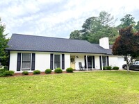 Building Photo - 401 Wyndham Dr