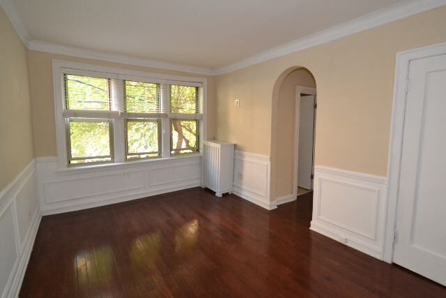 Building Photo - 549 W Surf St