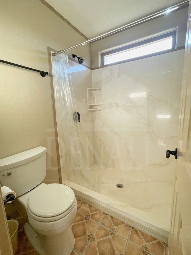 Building Photo - 465 S Wildrose