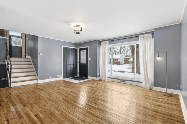 Building Photo - 3042 Rightmire Blvd