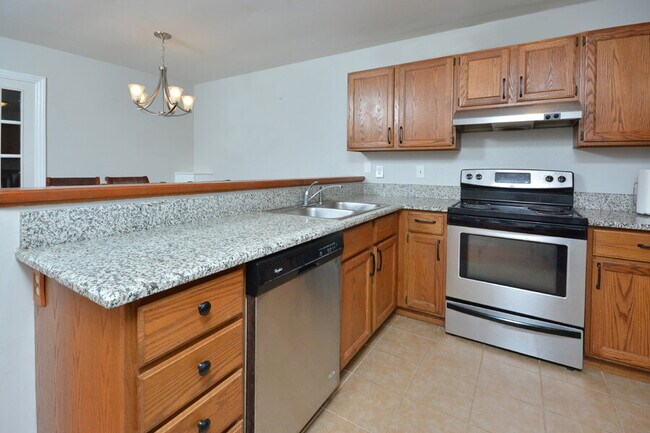 Building Photo - Charming Durham Townhome in Westgate Townes!
