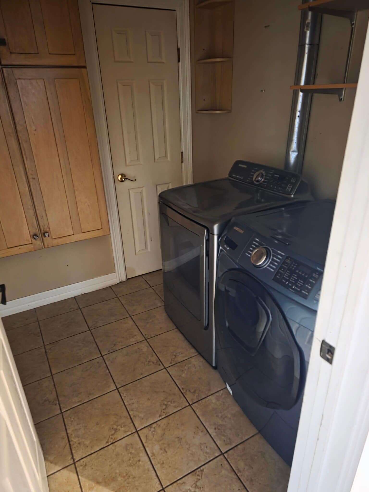 washer/dryer included - 2508 6th St