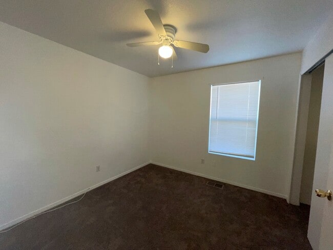 Building Photo - 667 Vista Luna Ln SW