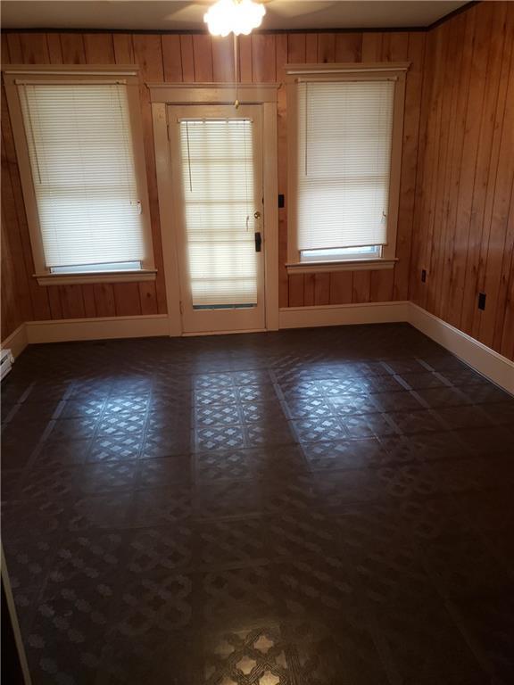 Building Photo - 36 Roberts St