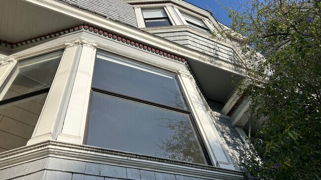 Building Photo - 1420-1424 9th Ave