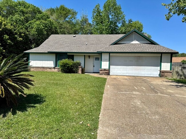 Primary Photo - OCEAN SPRINGS SCHOOL DISTRICT - CUTE 3 BED...
