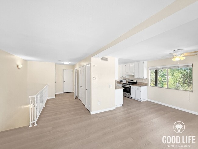 Building Photo - Great 2B/2.5BA Condo in Oceanside for Lease!