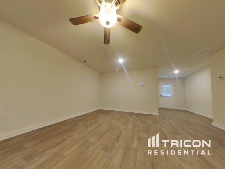 Building Photo - 744 Great Oak Pl