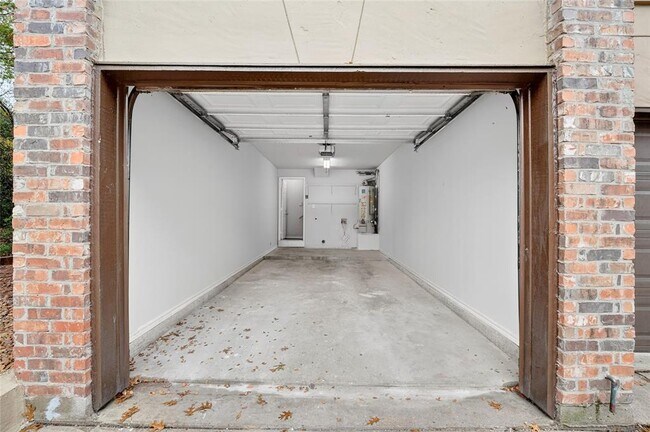 Building Photo - 6804 N Capital of Texas Hwy