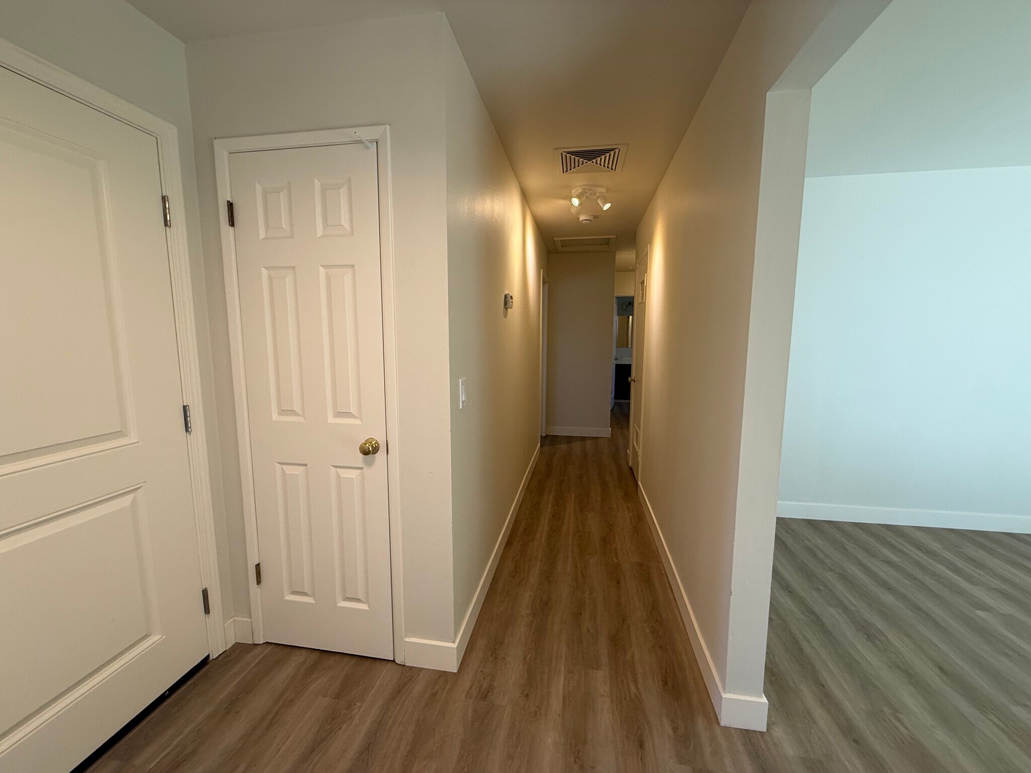 Building Photo - 15900 Los Gatos Almaden Rd