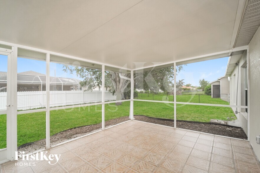 Building Photo - 1229 SW 18th Ave