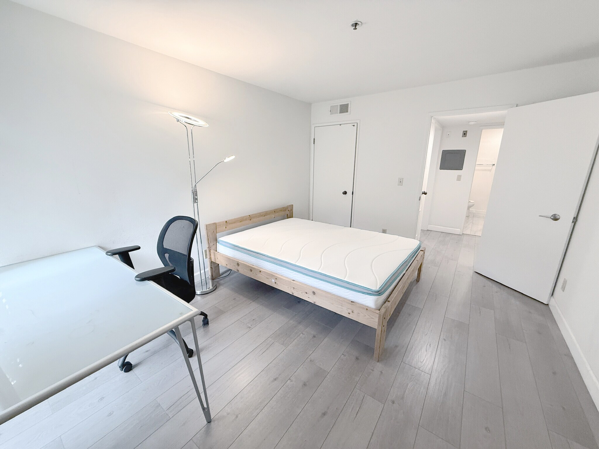 Building Photo - 222 S Central Ave