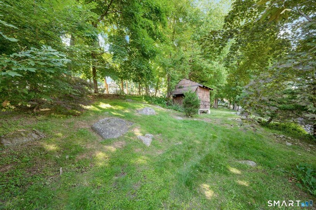 Building Photo - 52 London Ln