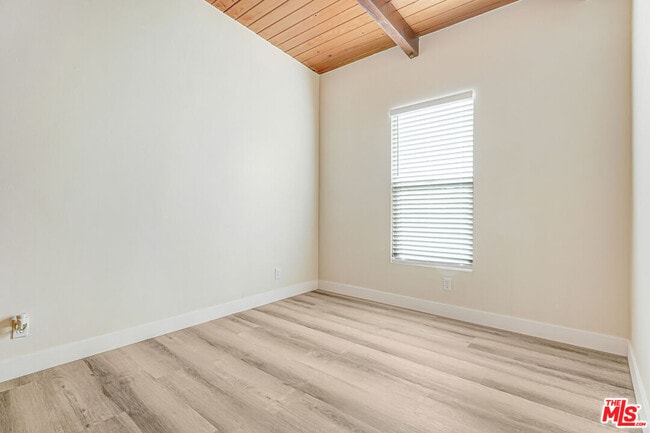 Building Photo - 13847 Aults Ave