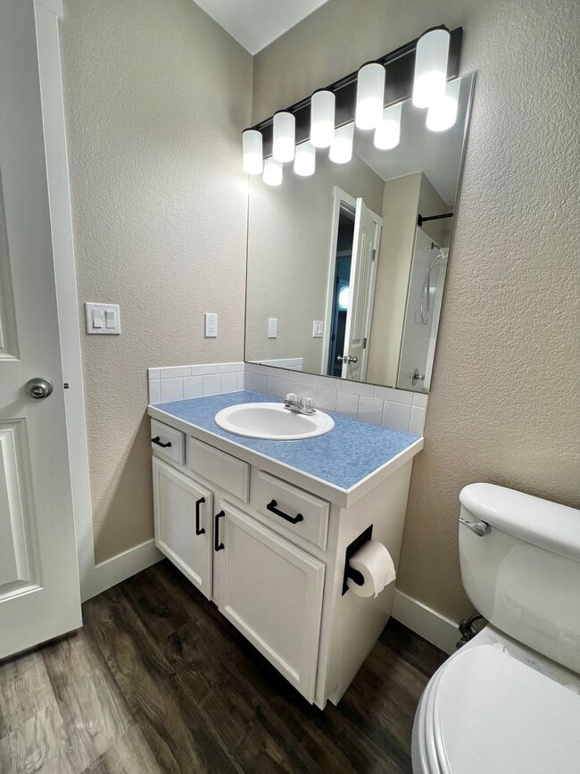 Building Photo - Spacious 3 bed, 2.5 bath home in Central Fort Collins