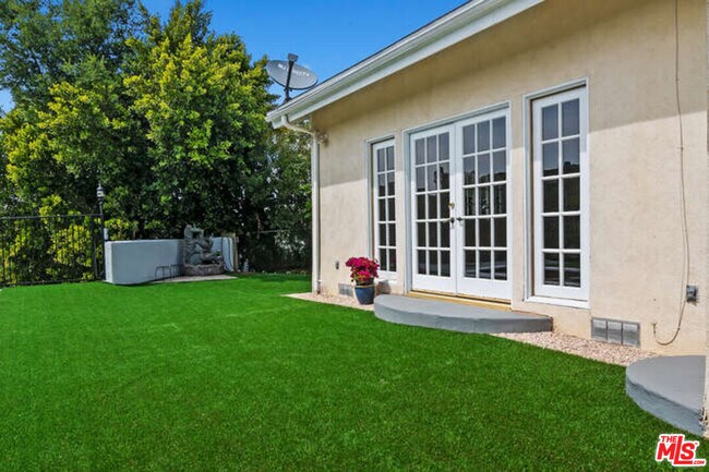 Building Photo - 3401 Alginet Dr