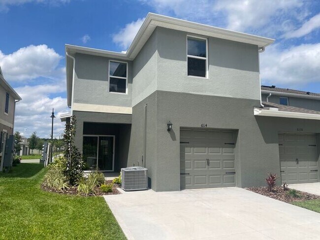 Building Photo - Beautiful 3 Bedroom 2.5 Bathroom Townhome in Windrose